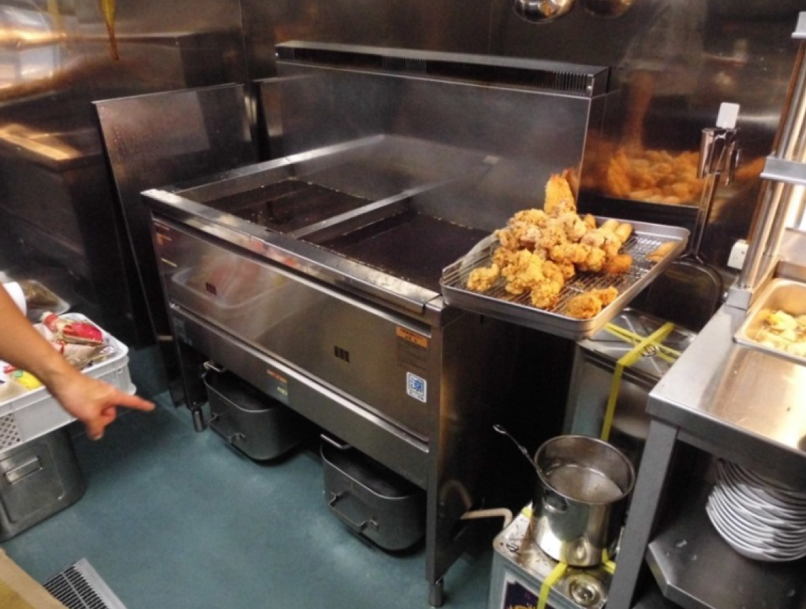 閉店時の清掃時間も電解水で行うことで、調理場やお店の床などに洗剤の泡残りなどを気にすることなく清掃を行うことが出来るので、清掃時間が大幅に短縮できました。