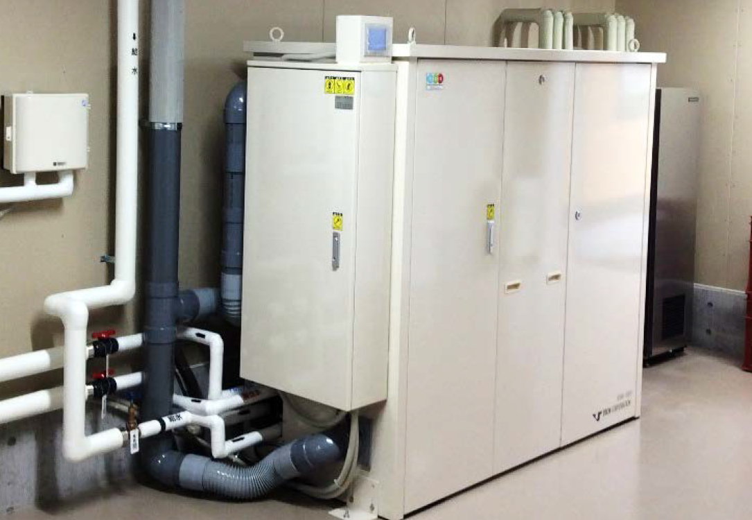 バックヤードにESS-300を設置。1F・2Fの施設に電解水を供給しています。