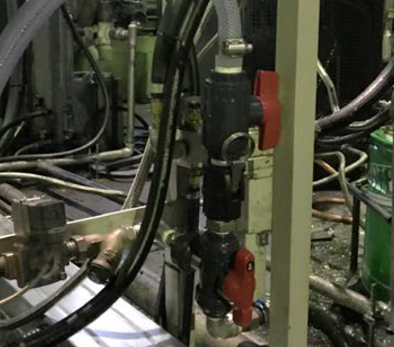 噴霧器にアルカリ性電解水を取り込む取水口